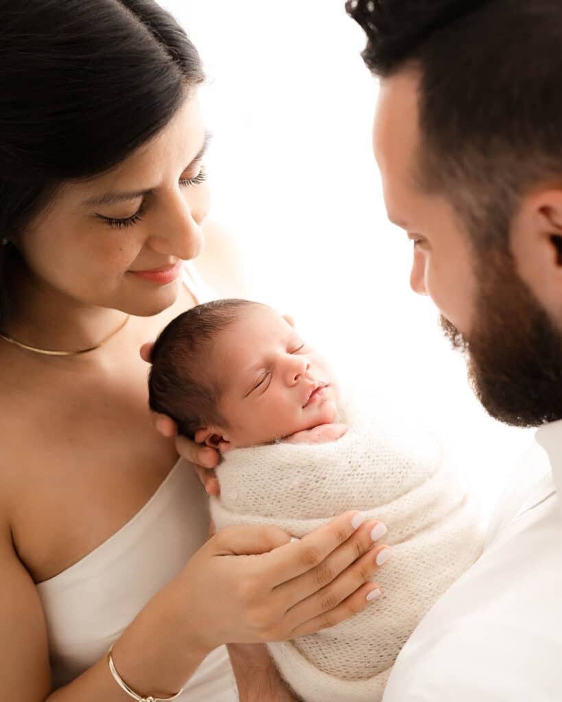 How To Prepare For A Family Photoshoot In Dallas 2 Neutral Studio Family Photography Session With Children In Dallas